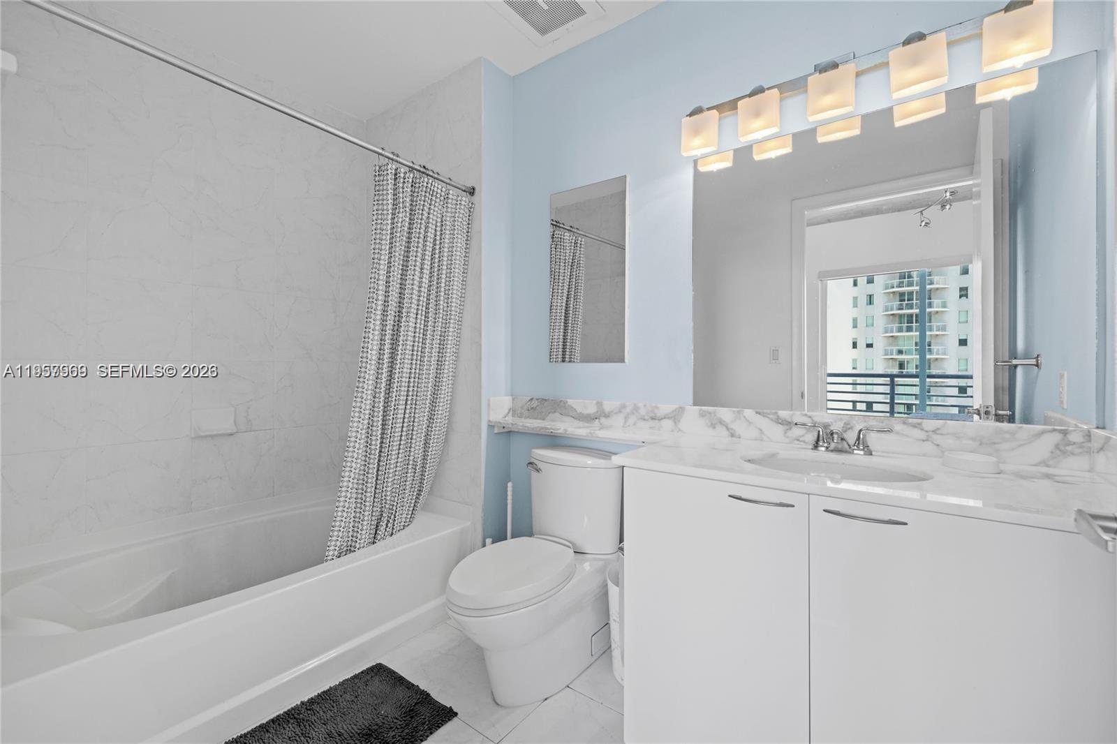 234 Northeast 3rd Street, Unit 1704 Miami, FL 33132 - Photo 9 of 21