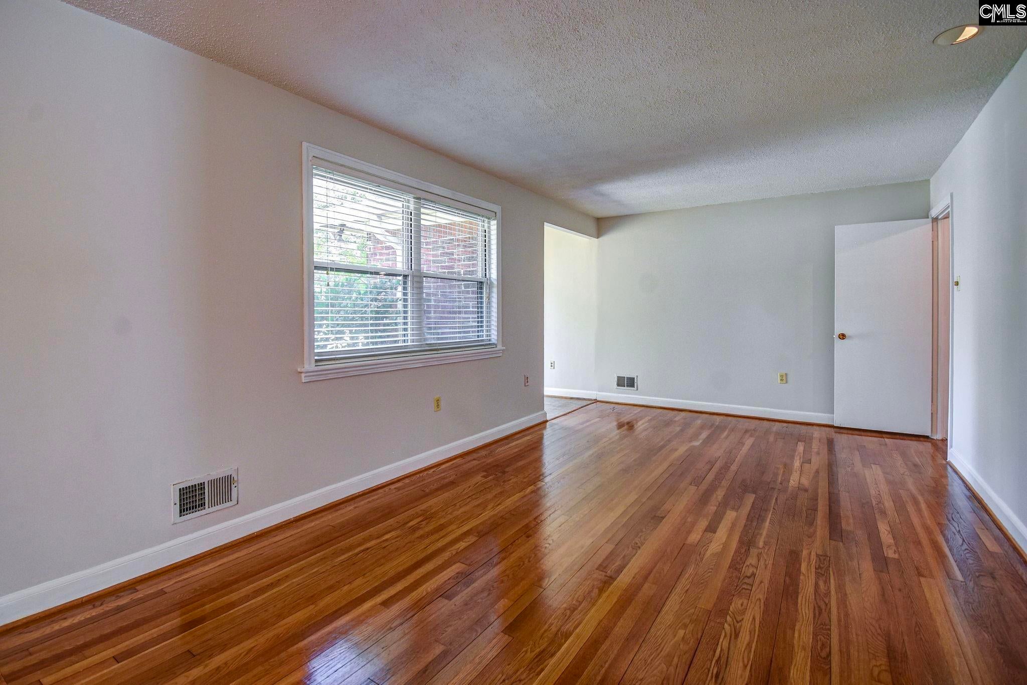 949 Gabriel Road Cayce, SC 29033 - Photo 7 of 31 Gallery Image 7