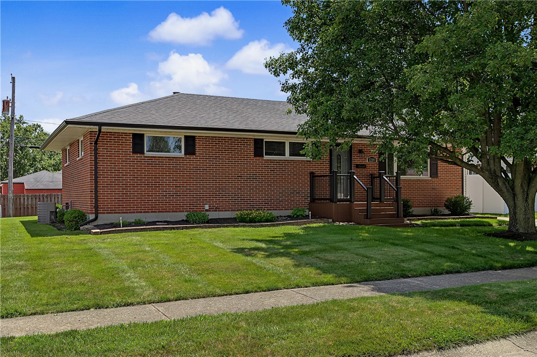 1209 Student Avenue Springfield, OH 45503 - Photo 2 of 47