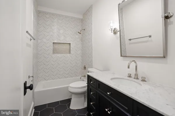 $3,999,901 | 5631 MacArthur Boulevard Northwest, Washington, DC 20016
