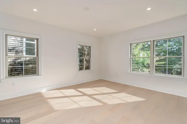 $3,999,901 | 5631 MacArthur Boulevard Northwest, Washington, DC 20016