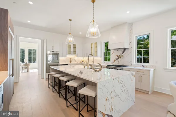 $3,999,901 | 5631 MacArthur Boulevard Northwest, Washington, DC 20016