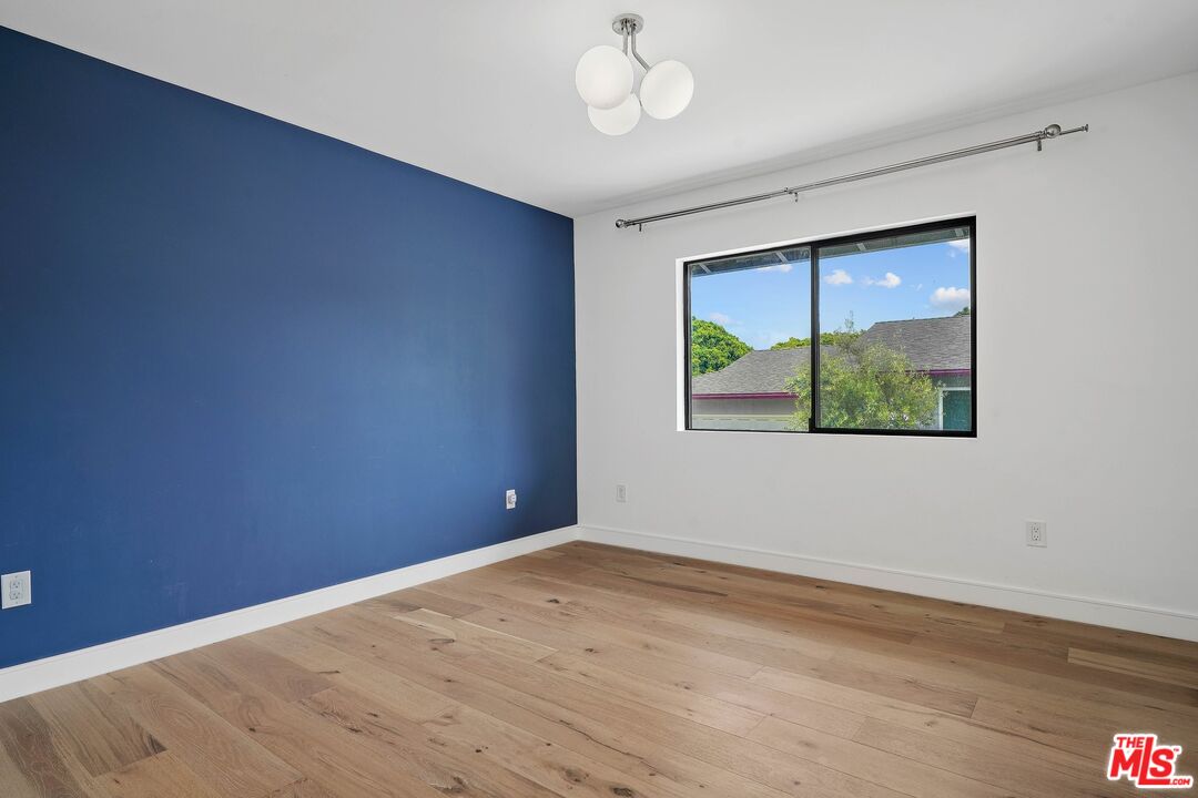 5922 Wrightcrest Drive Culver City, CA 90232 - Photo 10 of 25 a view of an empty room with a window