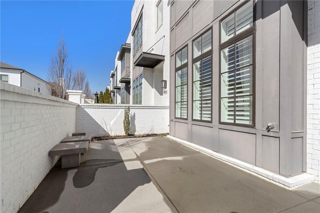 6740 Avis Walk Alpharetta, GA 30005 - Photo 3 of 58