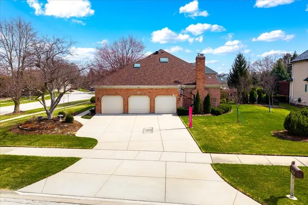 $995,000 | 1576 Pine Lake Drive, Naperville, IL 60564