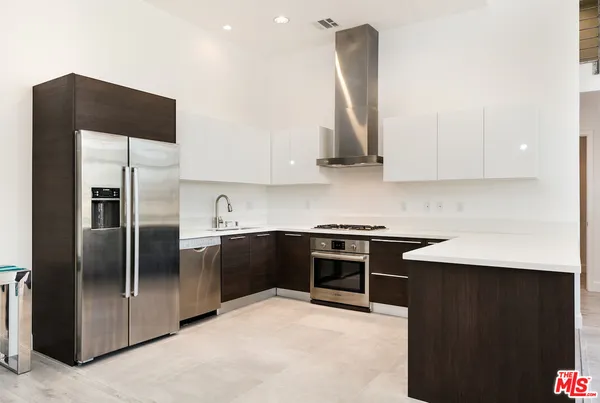 $1,200,000 | 118 South Kenwood Street, Unit 506, Glendale, CA 91205