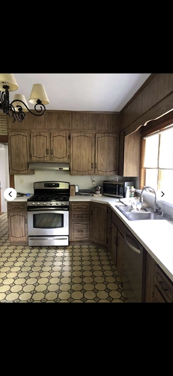 84 Brayton Road, Unit 2 Boston, MA 02135 - Photo 3 of 6