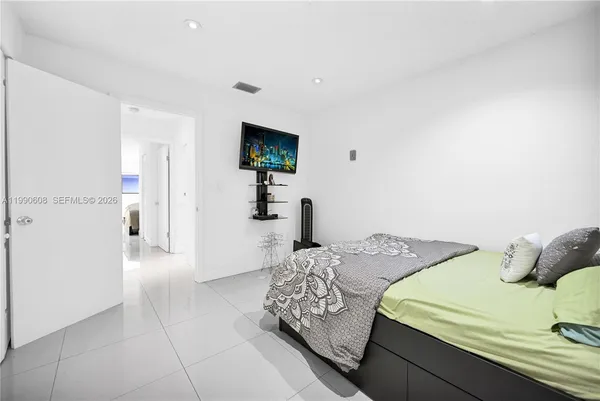 $2,499 | 240 West 68th Street, Unit 213, Hialeah, FL 33014
