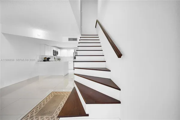 $2,499 | 240 West 68th Street, Unit 213, Hialeah, FL 33014
