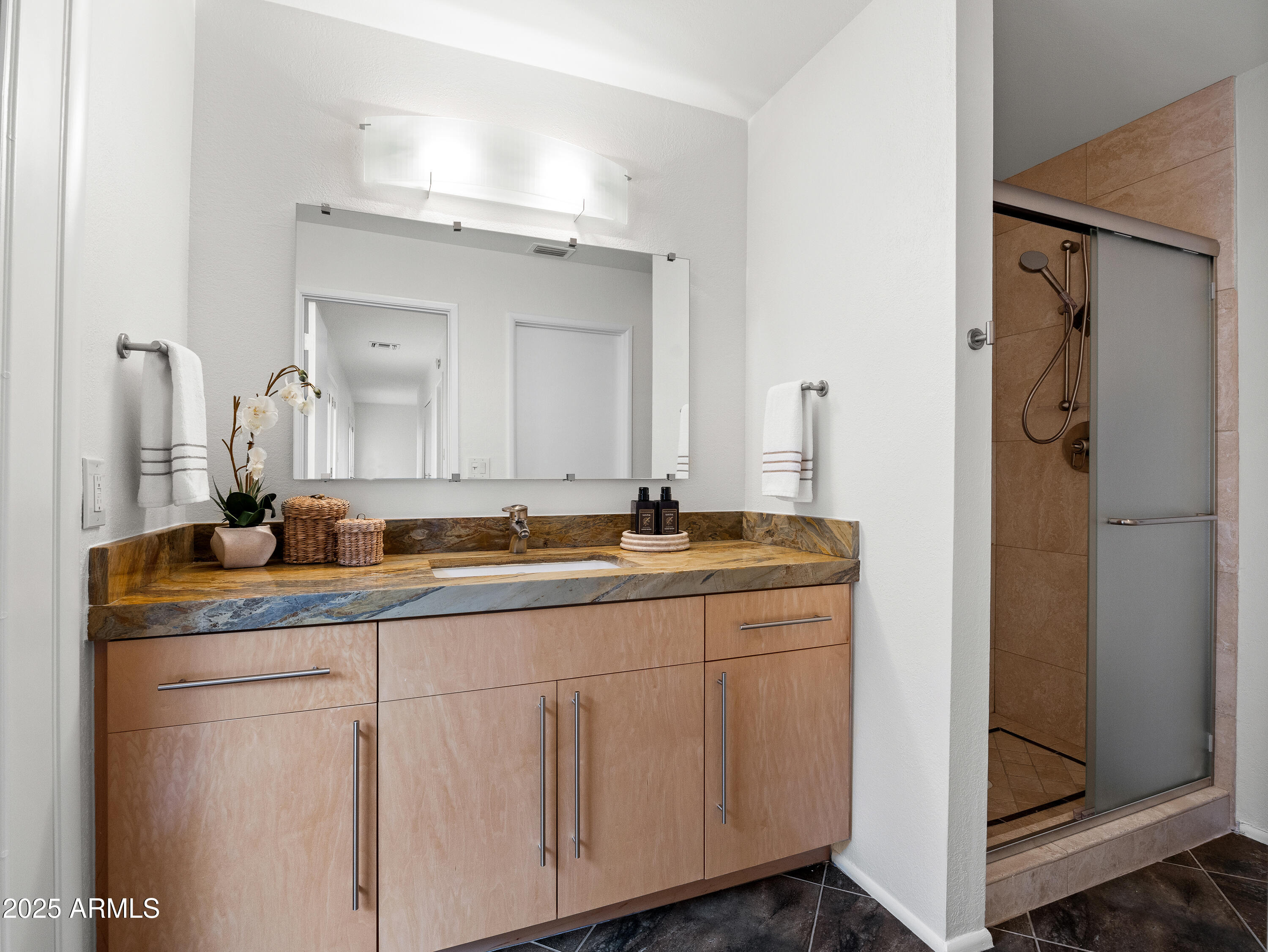 1836 East Turquoise Avenue Phoenix, AZ 85020 - Photo 49 of 63 Additional Bathroom Upstairs