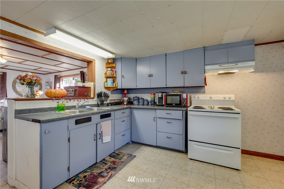 251 Southwest Dogwood Road Port Orchard, WA 98367 - Photo 8 of 23 Gallery Image 8