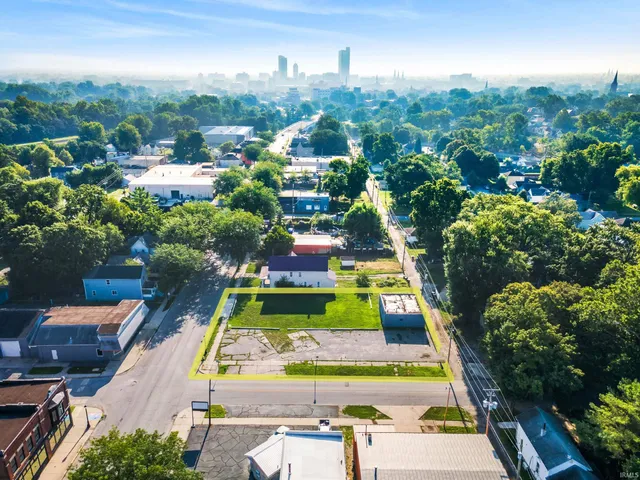 $319,999 | 1327 West Main Street, Fort Wayne, IN 46808