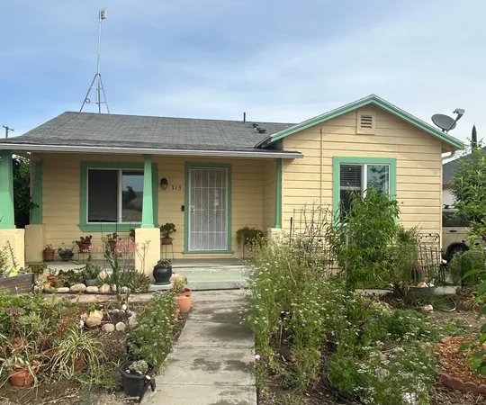 $234,900 | 313 East Sacramento Street, Coalinga, CA 93210
