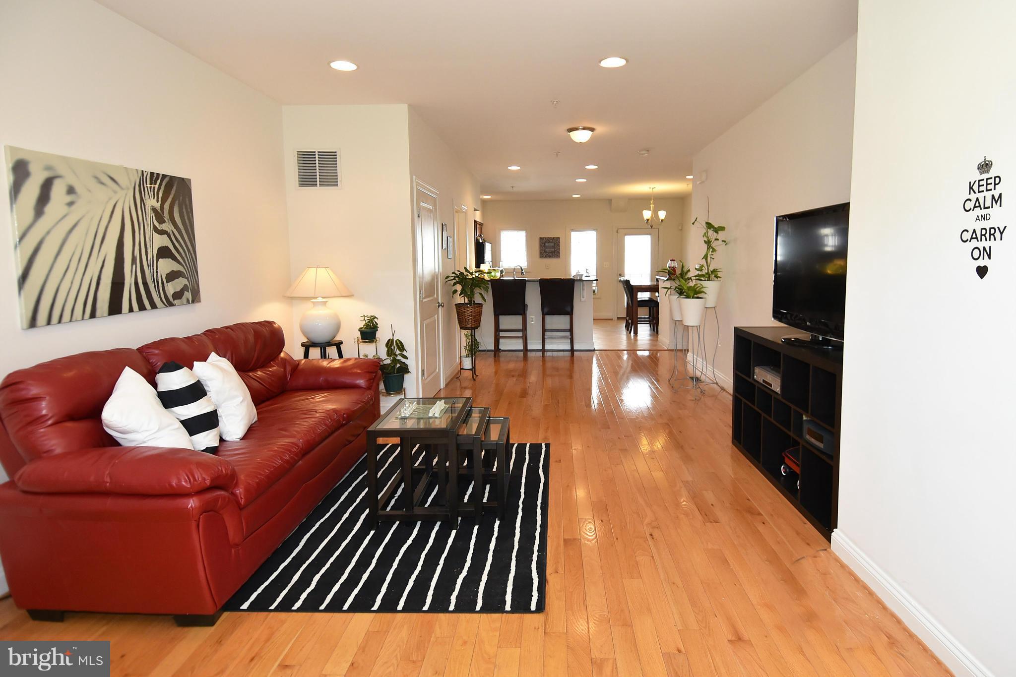 1304 Talbert Court Southeast Washington, DC 20020 - Photo 4 of 17 Living Room