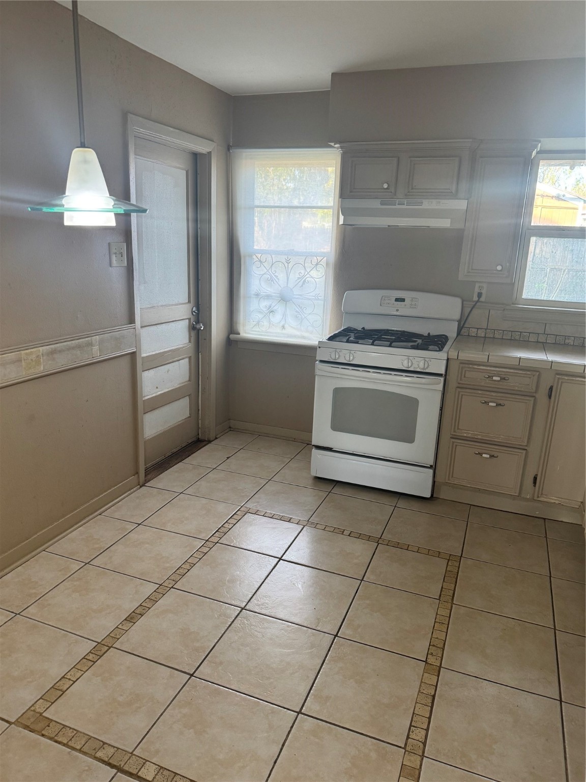 11103 Rubin Street Houston, TX 77047 - Photo 6 of 14 Kitchen
