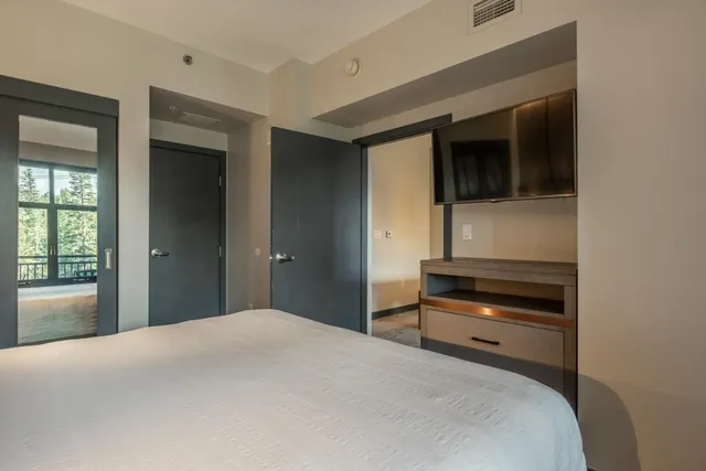 $640,000 | 50 Hillside Drive, Unit 416, Mammoth Lakes, CA 93546