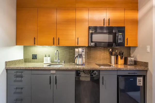 $640,000 | 50 Hillside Drive, Unit 416, Mammoth Lakes, CA 93546