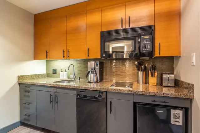 $640,000 | 50 Hillside Drive, Unit 416, Mammoth Lakes, CA 93546