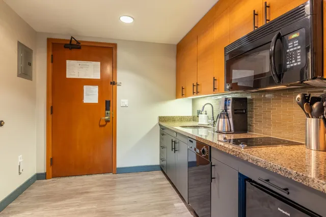 $640,000 | 50 Hillside Drive, Unit 416, Mammoth Lakes, CA 93546