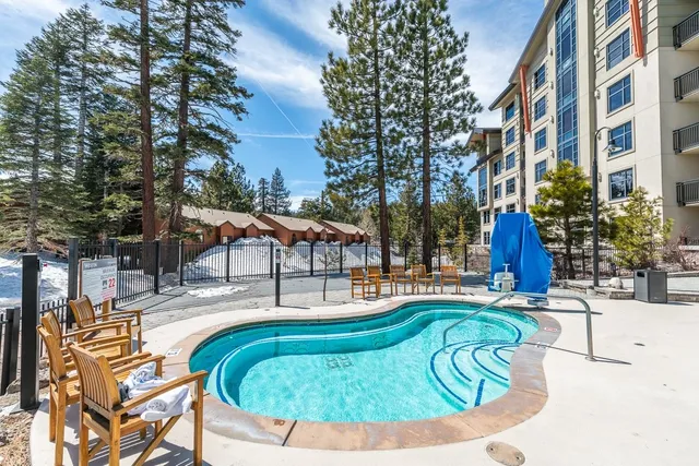 $640,000 | 50 Hillside Drive, Unit 416, Mammoth Lakes, CA 93546
