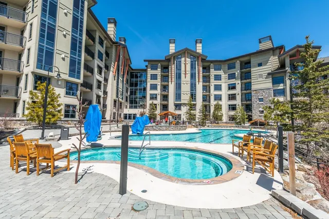 $640,000 | 50 Hillside Drive, Unit 416, Mammoth Lakes, CA 93546