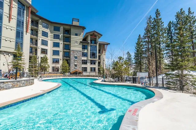 $640,000 | 50 Hillside Drive, Unit 416, Mammoth Lakes, CA 93546