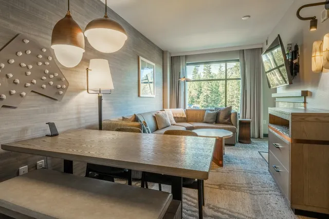 $640,000 | 50 Hillside Drive, Unit 416, Mammoth Lakes, CA 93546