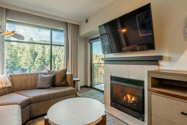 $640,000 | 50 Hillside Drive, Unit 416, Mammoth Lakes, CA 93546