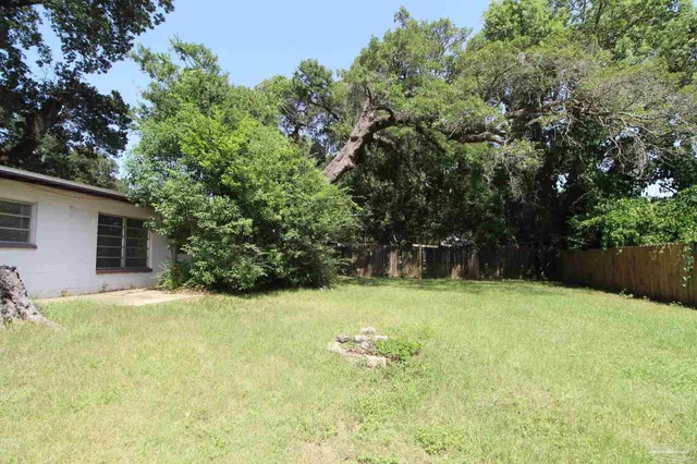 $1,500 | 106 St Regis Drive, Pensacola, FL 32505