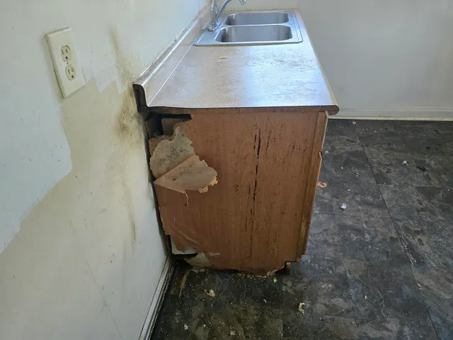 $110,000 | 323 Ferry Avenue, Pontiac, MI 48341