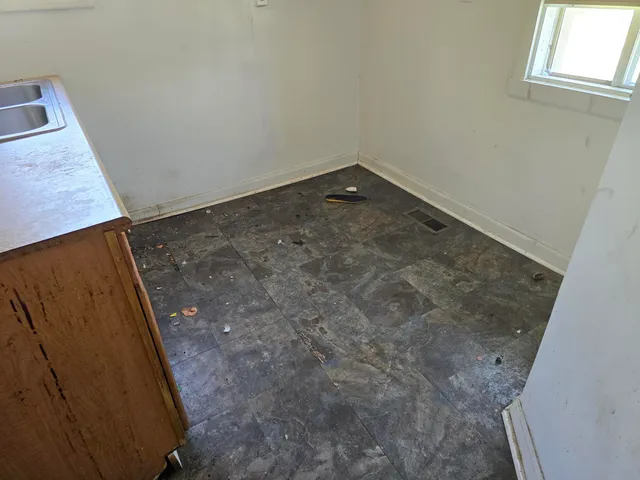 $110,000 | 323 Ferry Avenue, Pontiac, MI 48341