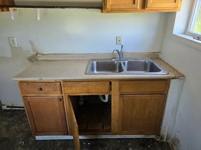 $110,000 | 323 Ferry Avenue, Pontiac, MI 48341