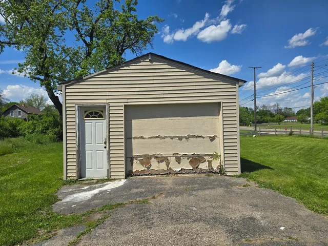 $110,000 | 323 Ferry Avenue, Pontiac, MI 48341