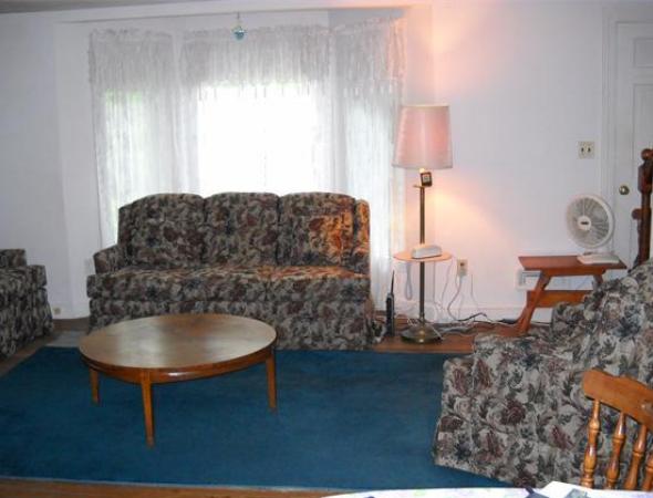 81 Arcadia Road Westwood, MA 02090 - Photo 13 of 29 Gallery Image 13