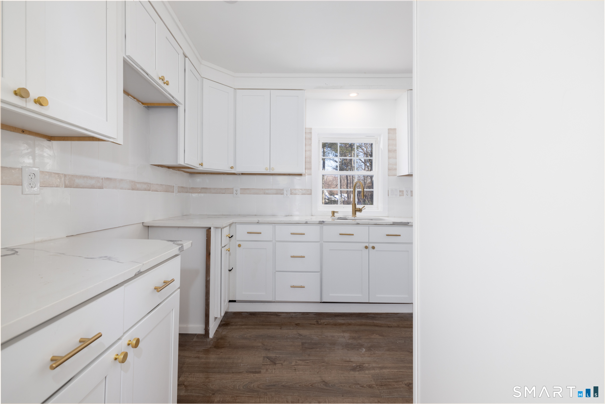 6 Waterbury Road North Haven, CT 06473 - Photo 11 of 38