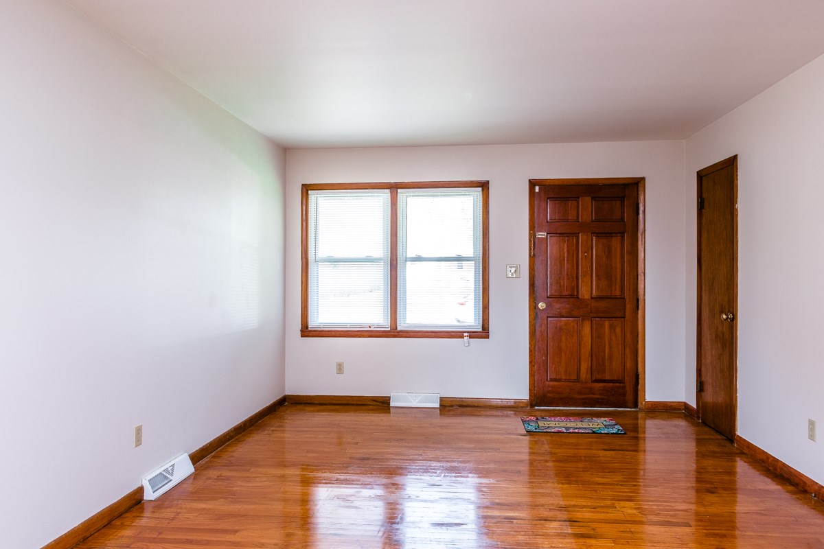 811 Country Club Road Harrisonburg, VA 22802 - Photo 3 of 16 Gallery Image 3