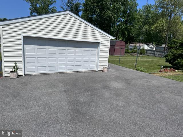 7130 Oliver Beach Road Middle River, MD 21220 - Photo 4 of 5 2 car detached garage