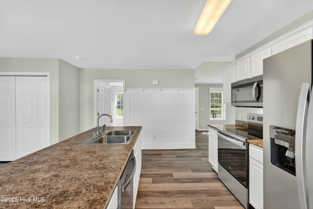 $279,000 | 204 Larchmont Court, Burgaw, NC 28425