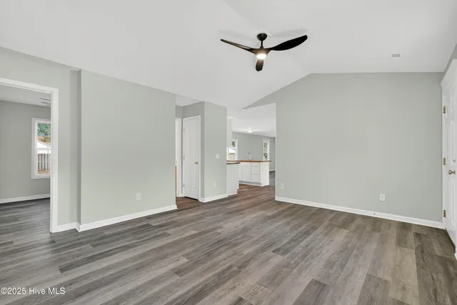 $279,000 | 204 Larchmont Court, Burgaw, NC 28425