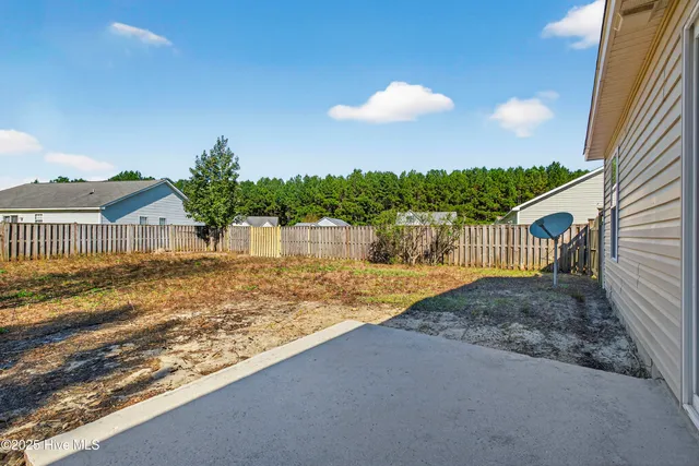 $279,000 | 204 Larchmont Court, Burgaw, NC 28425