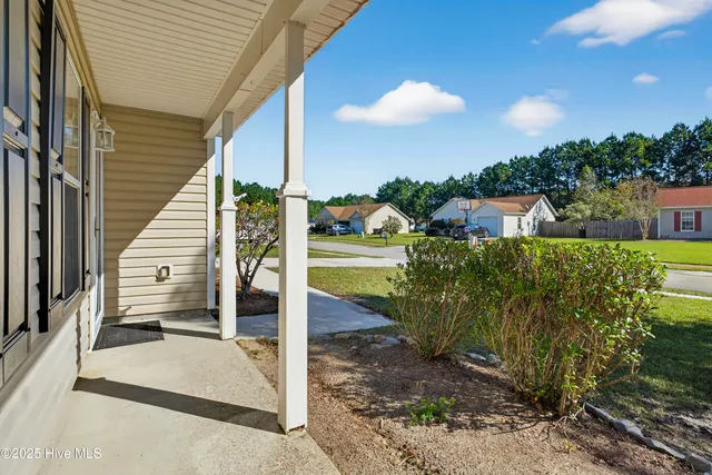 $279,000 | 204 Larchmont Court, Burgaw, NC 28425