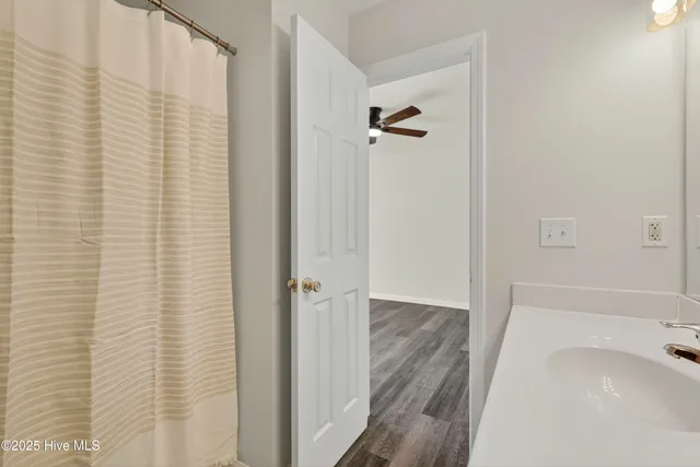 $279,000 | 204 Larchmont Court, Burgaw, NC 28425