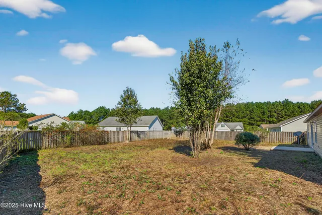 $279,000 | 204 Larchmont Court, Burgaw, NC 28425