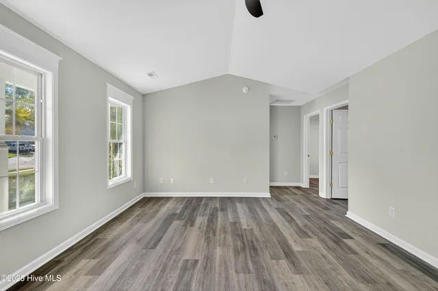 $279,000 | 204 Larchmont Court, Burgaw, NC 28425