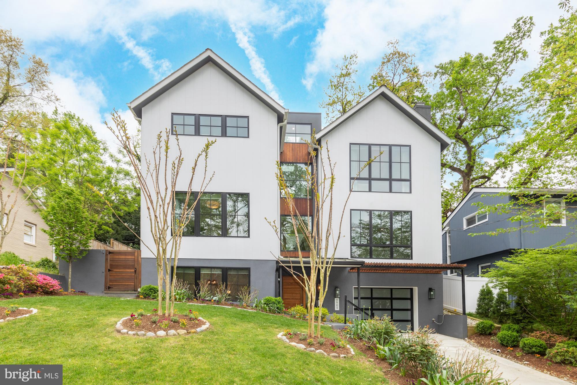 2905 Arizona Ave Northwest  
