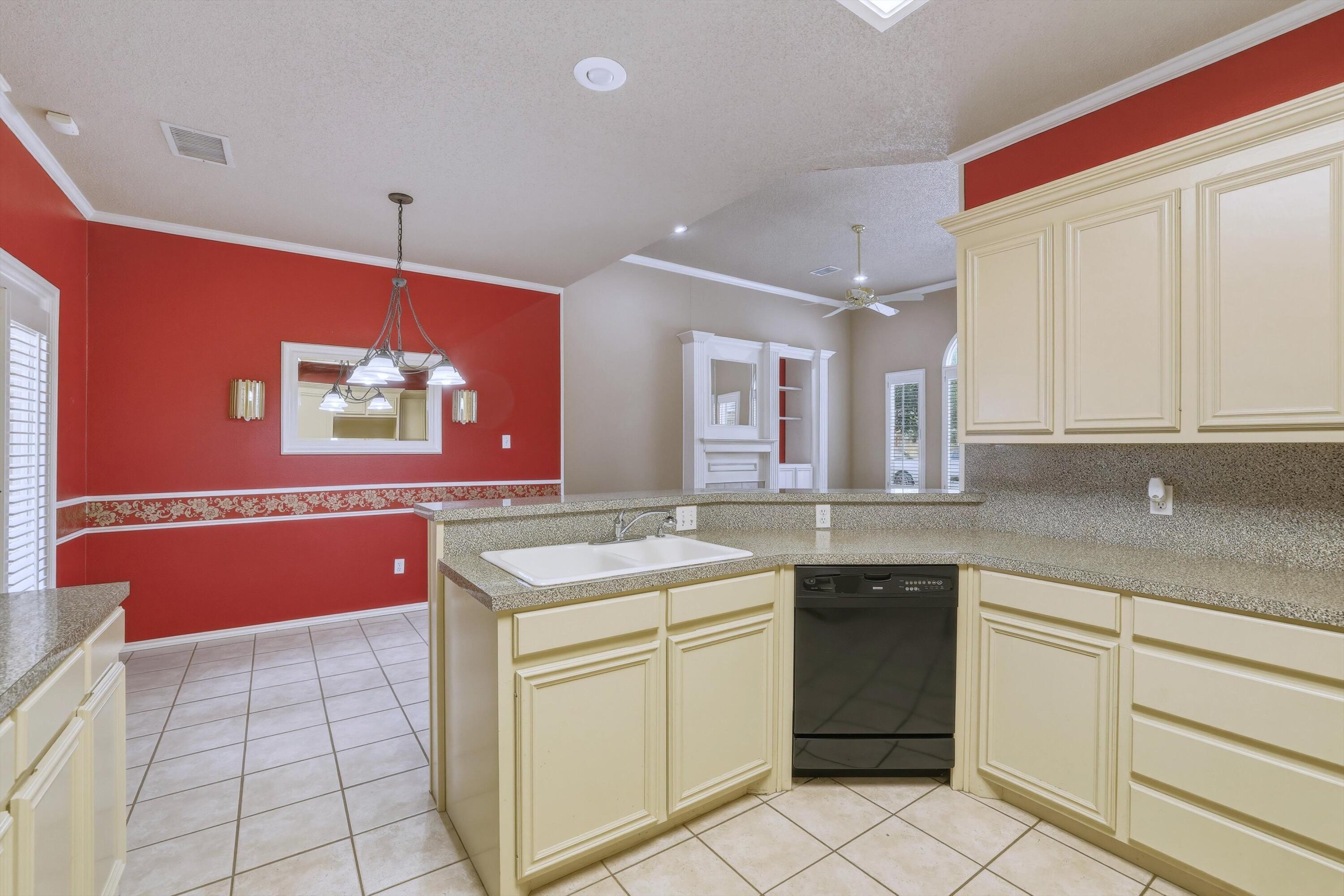 5419 70th Street Lubbock, TX 79424 - Photo 9 of 28 11-5419_70th_Street_015_DxO