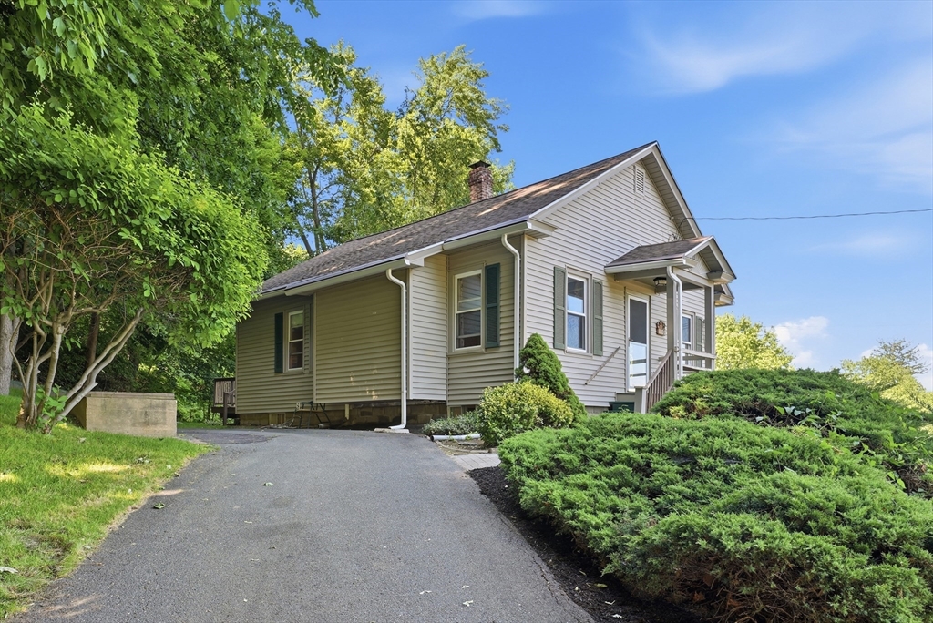 114 Field Street West Springfield, MA 01089 - Photo 1 of 41