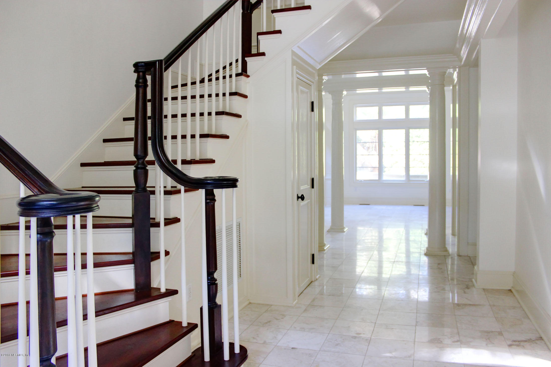114 Marsh Creek Road Fernandina Beach, FL 32034 - Photo 9 of 28 llfoyerstairs1-sm