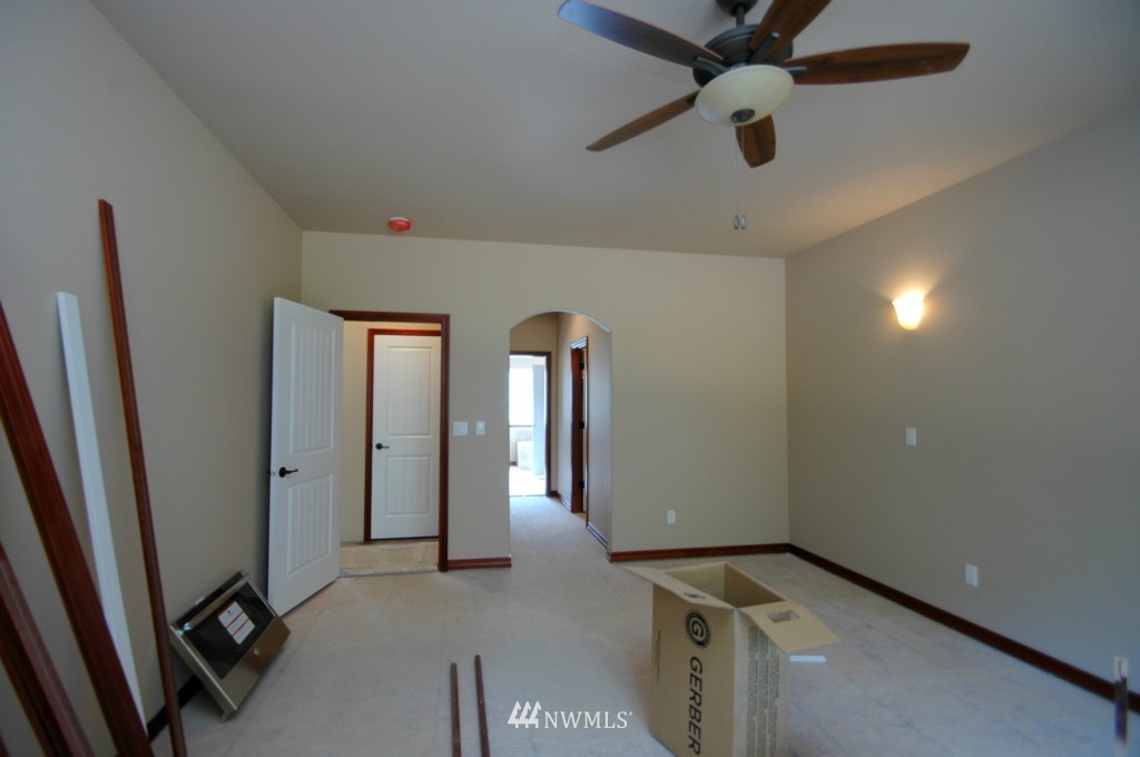 9214 Fox Ridge Lane Southeast Olympia, WA 98513 - Photo 7 of 25 Gallery Image 7