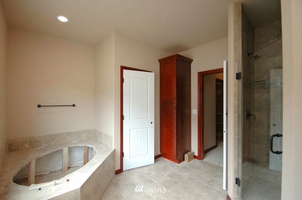 9214 Fox Ridge Lane Southeast Olympia, WA 98513 - Photo 9 of 25 Gallery Image 9